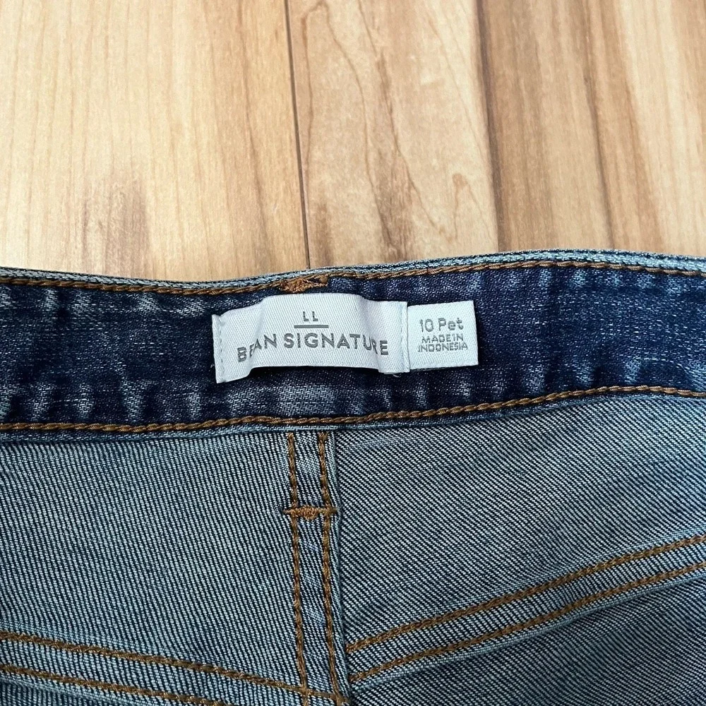 LL Bean Signature Women's Jeans Sz 10P Distressed Straight Ankle 10